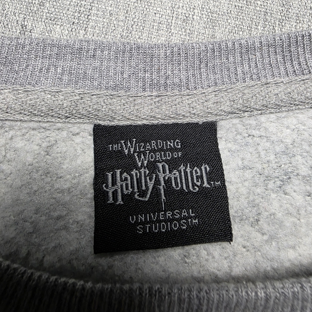 Universal Studios Hufflepuff Sweatshirt - Raglan Ruffle Hem Women's Size XS - Picture 5 of 8